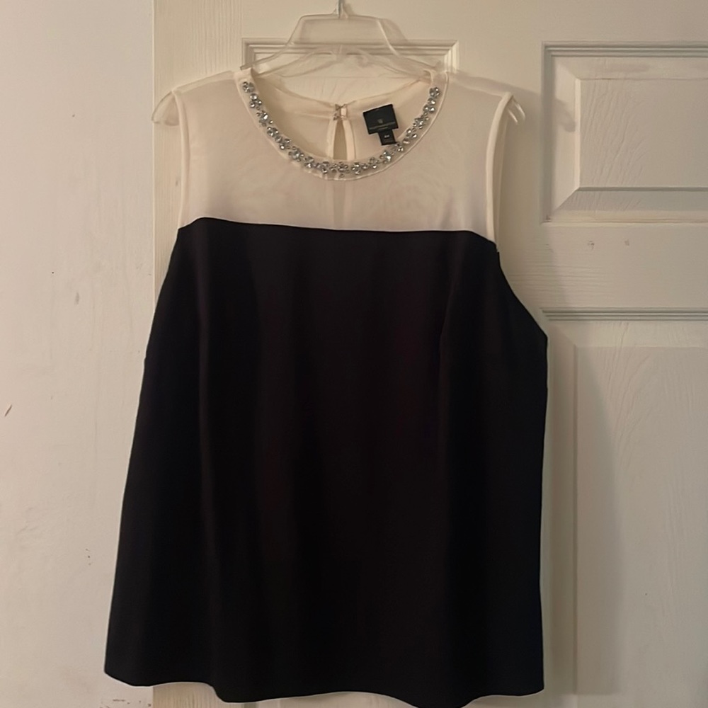 Fashionable top size 2X white and black with jewels